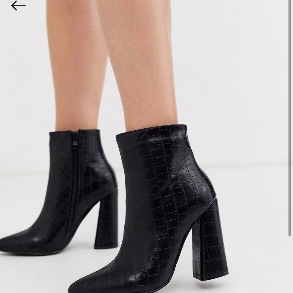 Black ankle boots in black croc